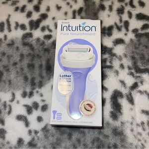 Schick Intuition Razor